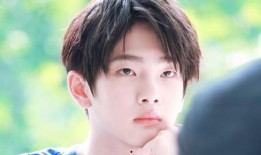 娱乐吃瓜尹正是谁,他是如何成为娱乐圈焦点人物的？